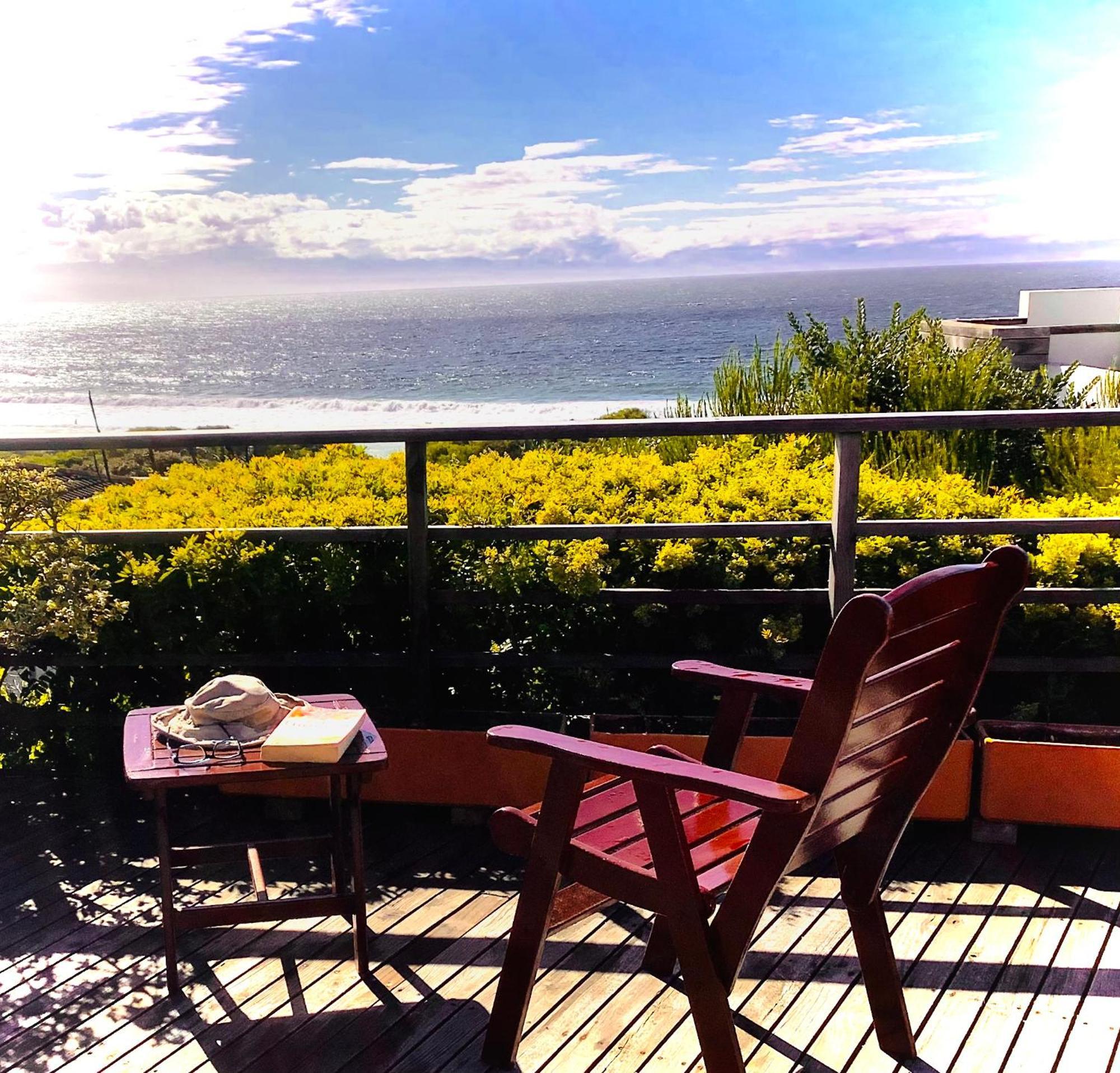 Dolphins' Playground Beachfront B&B Plettenbergbaai Buitenkant foto