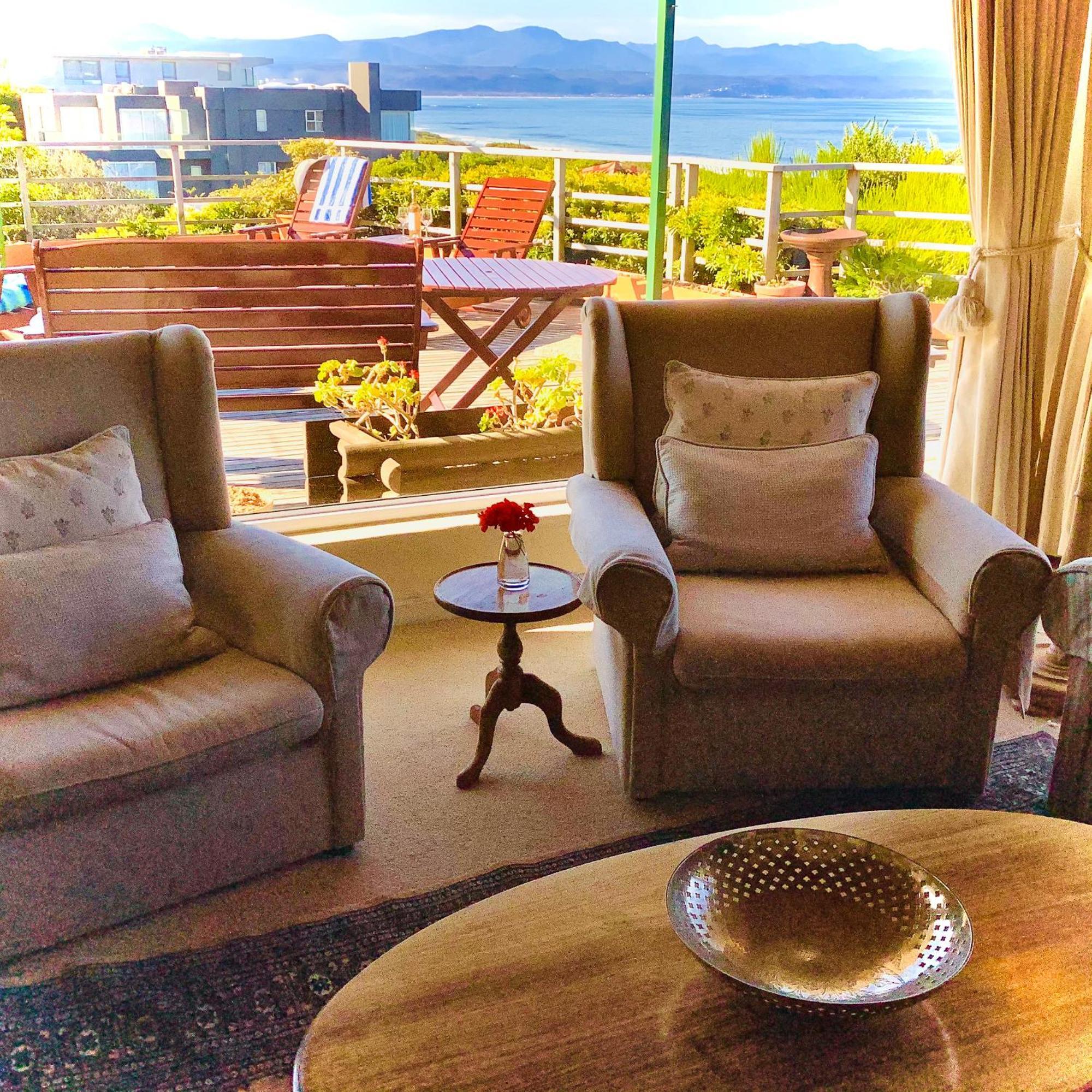 Dolphins' Playground Beachfront B&B Plettenbergbaai Buitenkant foto